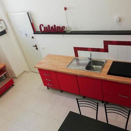 Appartamento Indipendente A Due Passi Dal Centro 사보나 외부 사진